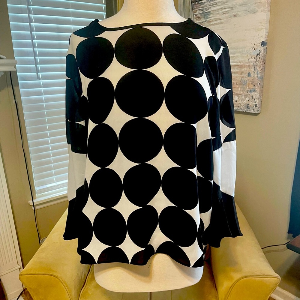 SOLD Chico’s Size 2 (fits 12/14)